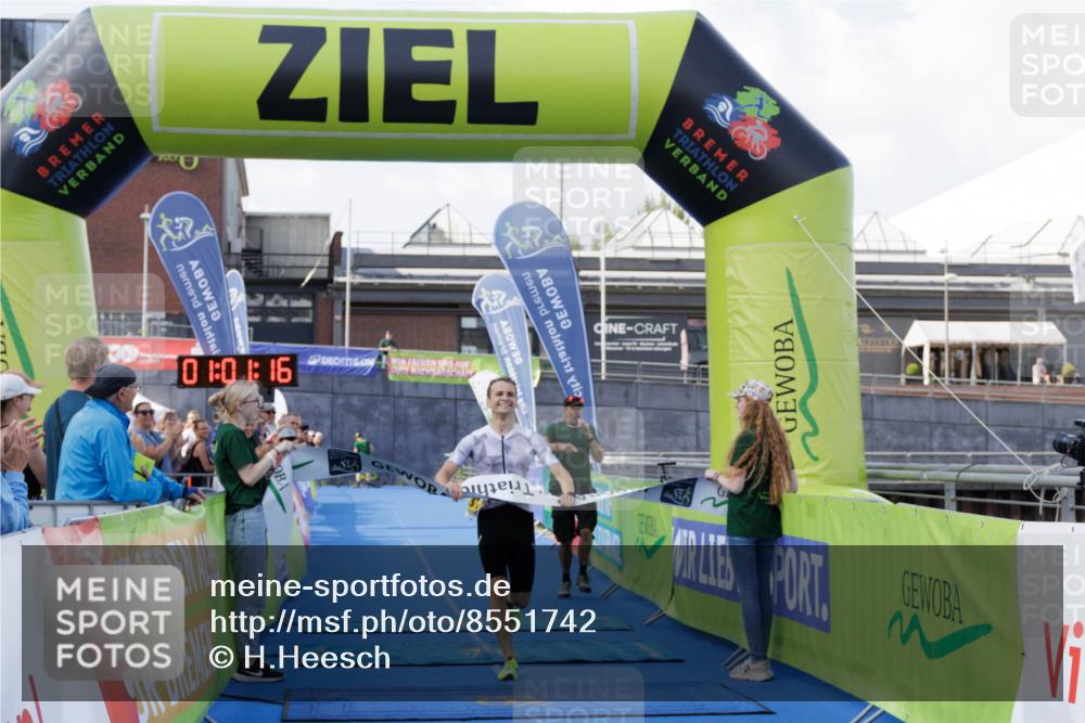 10.08.2025 - GEWOBA Citytriathlon Bremen H.Heesch http://msf.ph/oto/8551742 10.08.2025 11:04:58 Ziel 375 meine-sportfotos.de