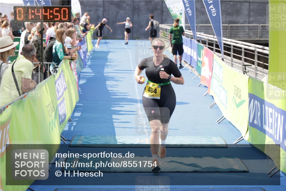 10.08.2025 - GEWOBA Citytriathlon Bremen H.Heesch http://msf.ph/oto/8551754 10.08.2025 11:48:32 Ziel 484 meine-sportfotos.de