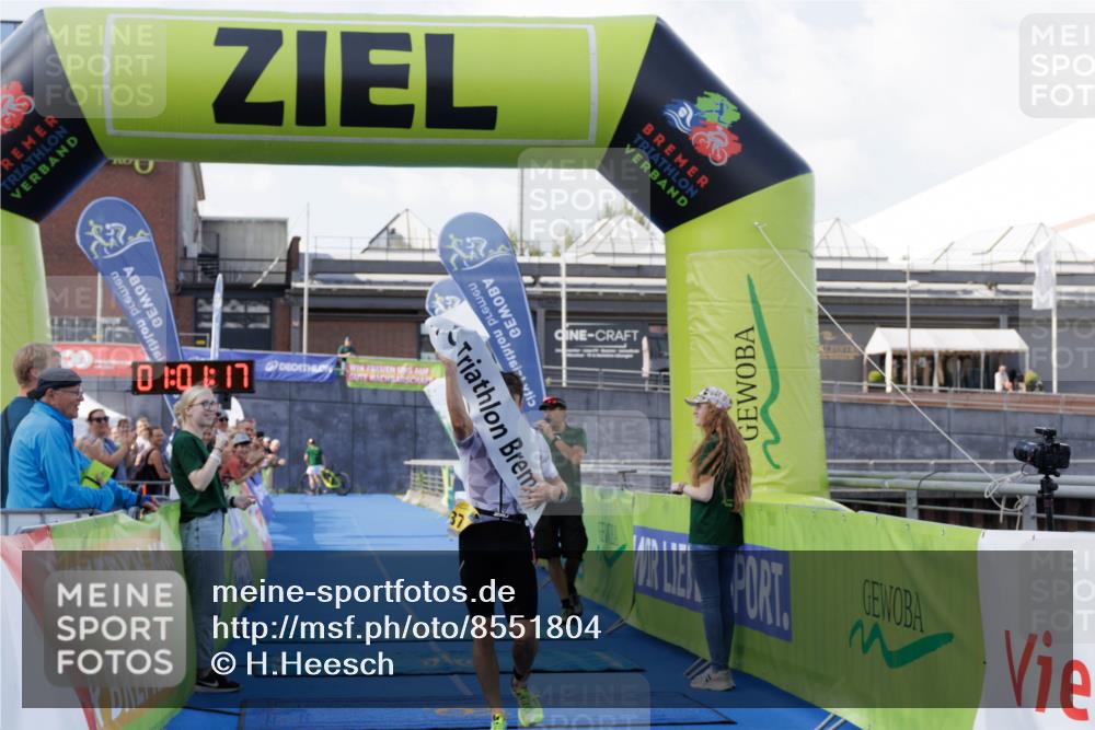 10.08.2025 - GEWOBA Citytriathlon Bremen H.Heesch http://msf.ph/oto/8551804 10.08.2025 11:04:59 Ziel 375 meine-sportfotos.de