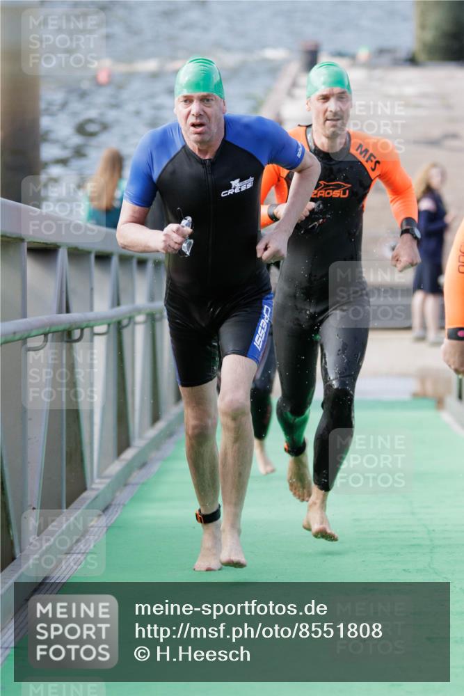 10.08.2025 - GEWOBA Citytriathlon Bremen H.Heesch http://msf.ph/oto/8551808 10.08.2025 10:25:53 Schwimmen 71, 85, 87, 145, 231 meine-sportfotos.de