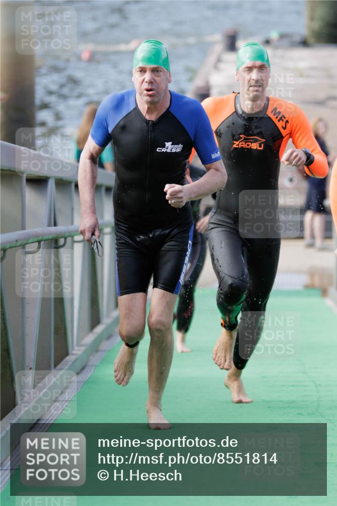 10.08.2025 - GEWOBA Citytriathlon Bremen H.Heesch http://msf.ph/oto/8551814 10.08.2025 10:25:53 Schwimmen 71, 85, 87, 145, 231 meine-sportfotos.de