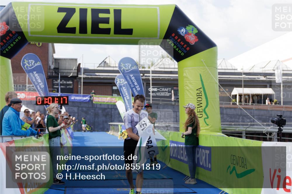 10.08.2025 - GEWOBA Citytriathlon Bremen H.Heesch http://msf.ph/oto/8551819 10.08.2025 11:04:59 Ziel 375 meine-sportfotos.de