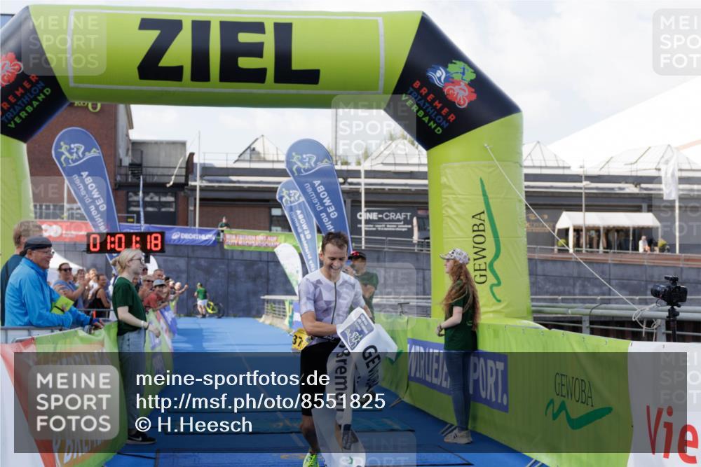 10.08.2025 - GEWOBA Citytriathlon Bremen H.Heesch http://msf.ph/oto/8551825 10.08.2025 11:04:59 Ziel 375 meine-sportfotos.de
