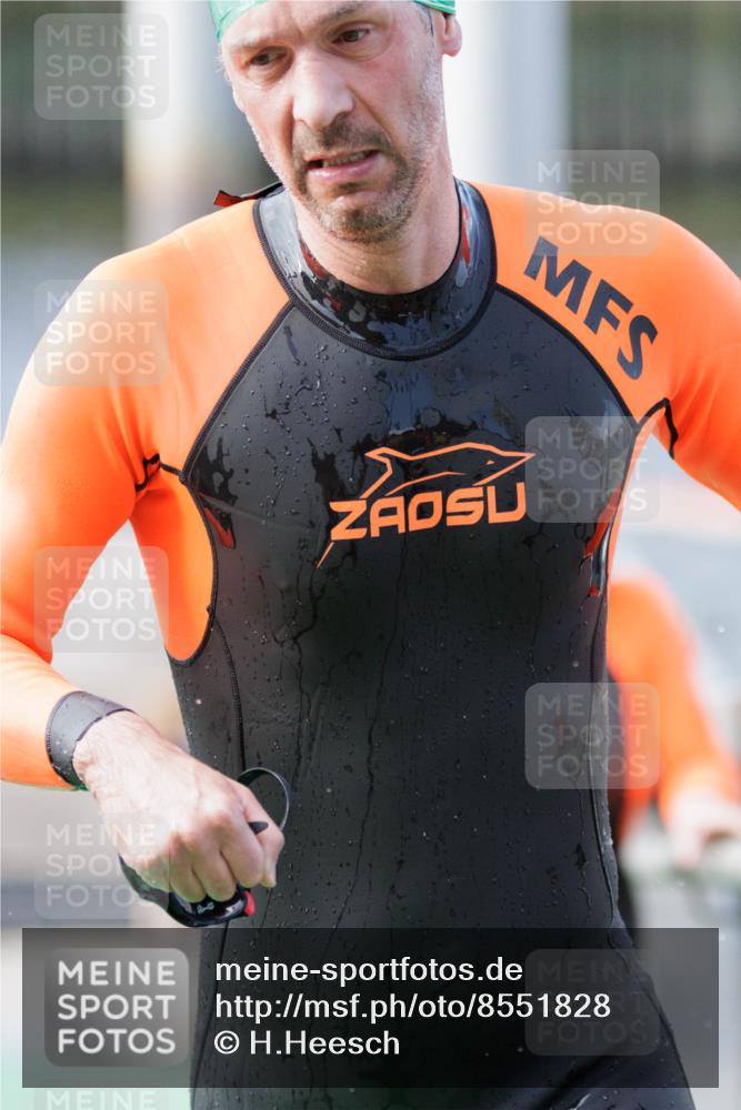 10.08.2025 - GEWOBA Citytriathlon Bremen H.Heesch http://msf.ph/oto/8551828 10.08.2025 10:25:55 Schwimmen 71, 85, 87, 145, 231 meine-sportfotos.de