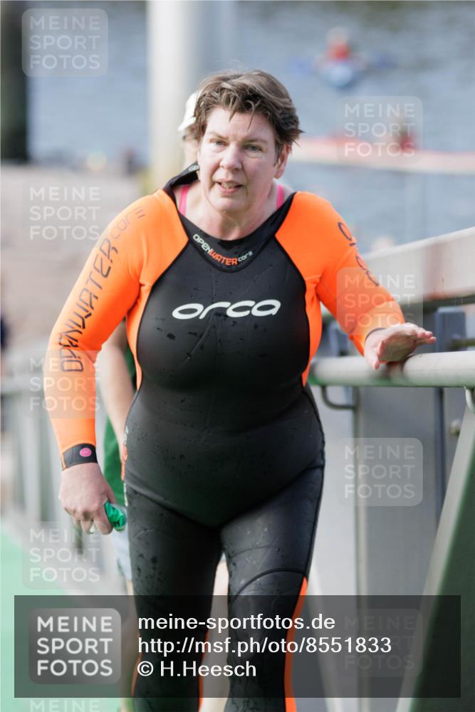 10.08.2025 - GEWOBA Citytriathlon Bremen H.Heesch http://msf.ph/oto/8551833 10.08.2025 10:25:57 Schwimmen 55, 71, 85, 145, 231 meine-sportfotos.de
