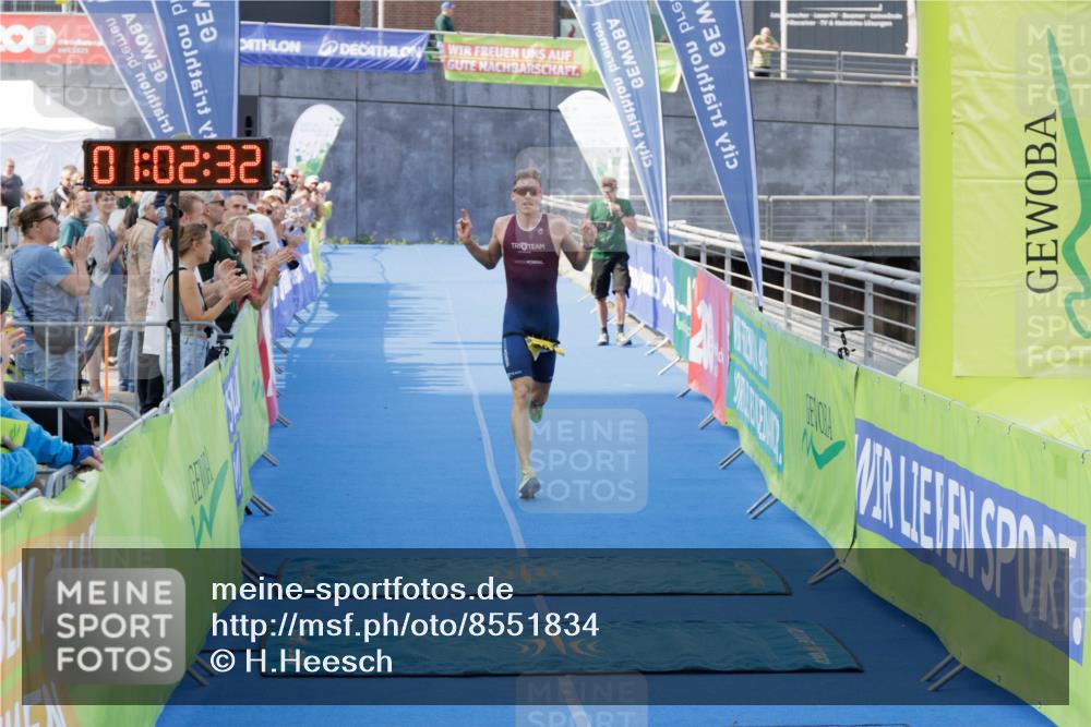 10.08.2025 - GEWOBA Citytriathlon Bremen H.Heesch http://msf.ph/oto/8551834 10.08.2025 11:06:14 Ziel 391 meine-sportfotos.de
