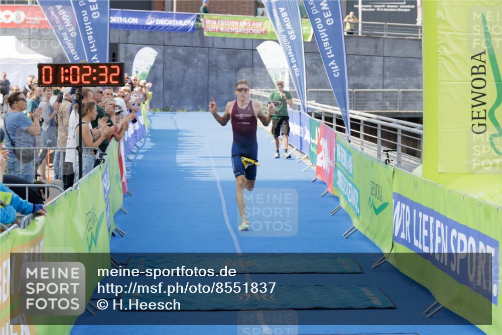 10.08.2025 - GEWOBA Citytriathlon Bremen H.Heesch http://msf.ph/oto/8551837 10.08.2025 11:06:14 Ziel 391 meine-sportfotos.de