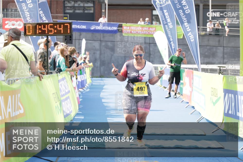 10.08.2025 - GEWOBA Citytriathlon Bremen H.Heesch http://msf.ph/oto/8551842 10.08.2025 11:49:29 Ziel 497 meine-sportfotos.de