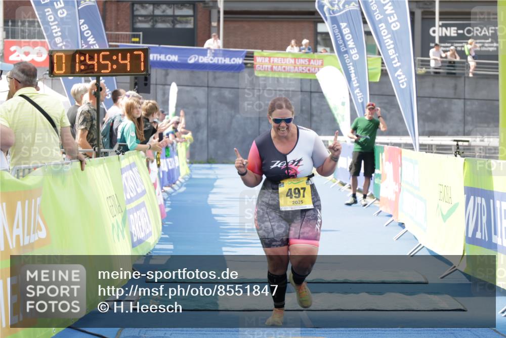 10.08.2025 - GEWOBA Citytriathlon Bremen H.Heesch http://msf.ph/oto/8551847 10.08.2025 11:49:29 Ziel 497 meine-sportfotos.de