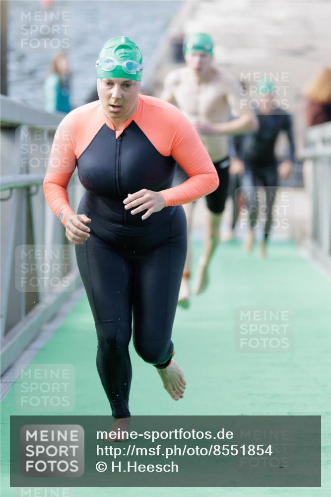 10.08.2025 - GEWOBA Citytriathlon Bremen H.Heesch http://msf.ph/oto/8551854 10.08.2025 10:26:01 Schwimmen 55, 71, 85, 129, 171, 231 meine-sportfotos.de