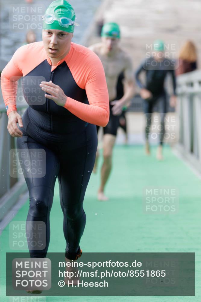 10.08.2025 - GEWOBA Citytriathlon Bremen H.Heesch http://msf.ph/oto/8551865 10.08.2025 10:26:01 Schwimmen 55, 71, 85, 129, 171, 231 meine-sportfotos.de