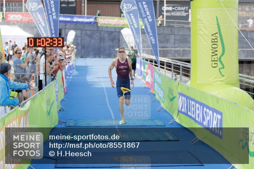 10.08.2025 - GEWOBA Citytriathlon Bremen H.Heesch http://msf.ph/oto/8551867 10.08.2025 11:06:15 Ziel 391 meine-sportfotos.de