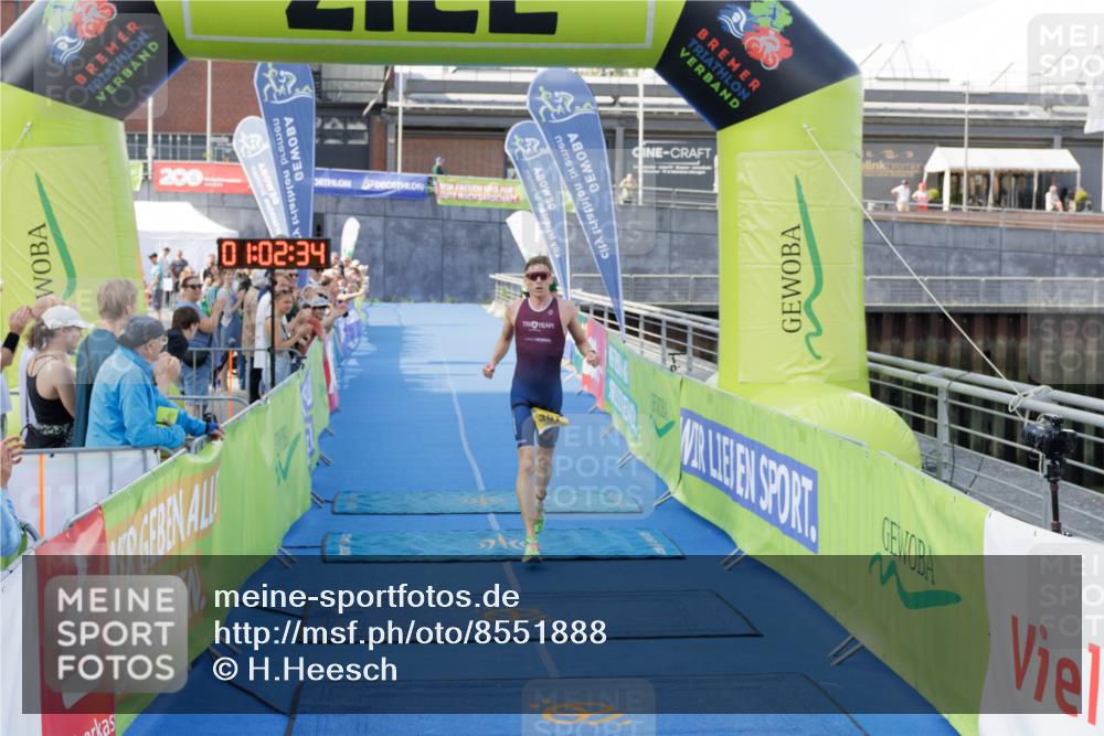 10.08.2025 - GEWOBA Citytriathlon Bremen H.Heesch http://msf.ph/oto/8551888 10.08.2025 11:06:16 Ziel 391 meine-sportfotos.de