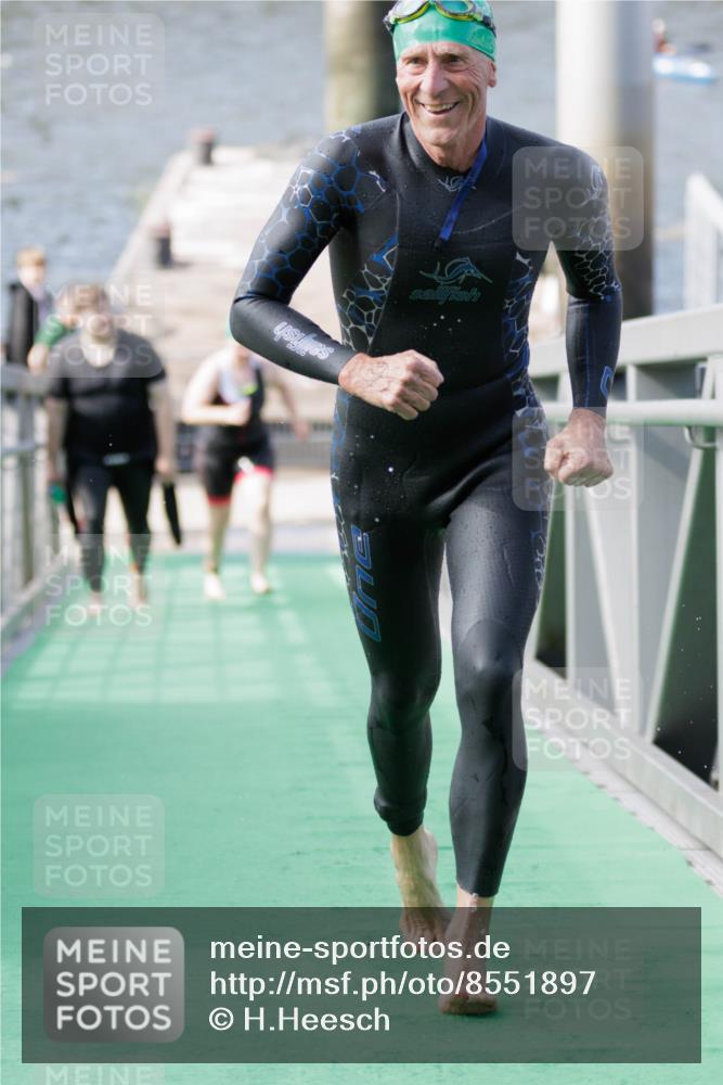 10.08.2025 - GEWOBA Citytriathlon Bremen H.Heesch http://msf.ph/oto/8551897 10.08.2025 10:26:08 Schwimmen 55, 129, 171, 223 meine-sportfotos.de