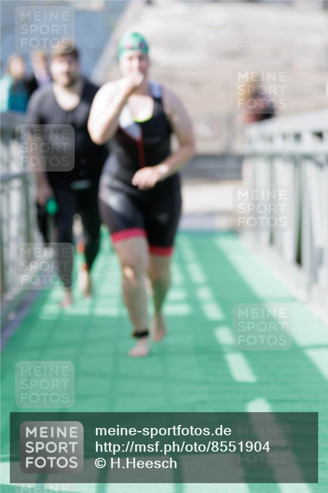 10.08.2025 - GEWOBA Citytriathlon Bremen H.Heesch http://msf.ph/oto/8551904 10.08.2025 10:26:13 Schwimmen 129, 171, 223 meine-sportfotos.de