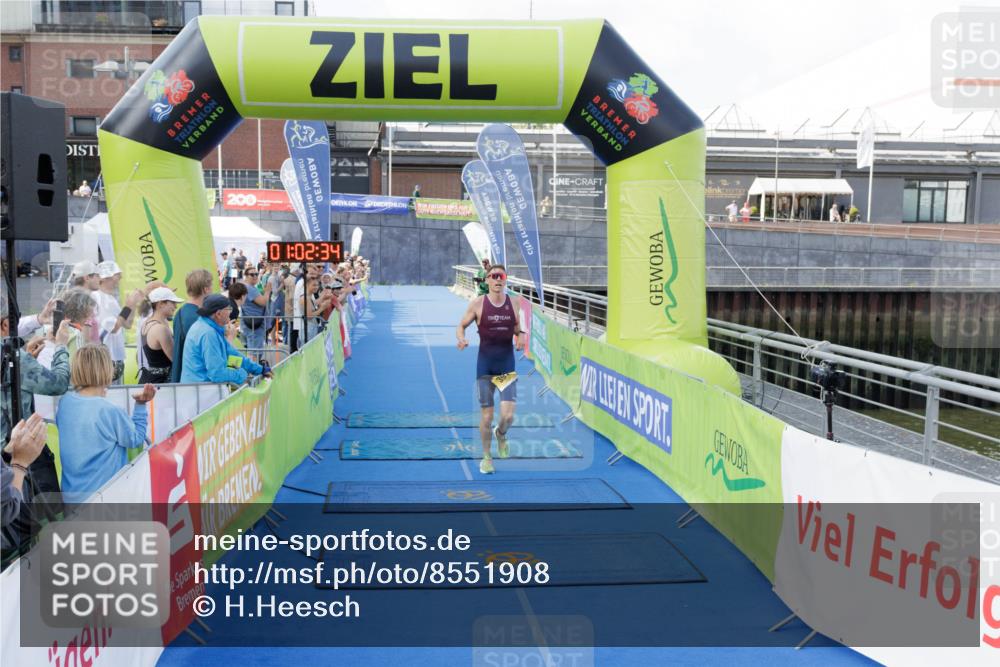 10.08.2025 - GEWOBA Citytriathlon Bremen H.Heesch http://msf.ph/oto/8551908 10.08.2025 11:06:16 Ziel 391 meine-sportfotos.de