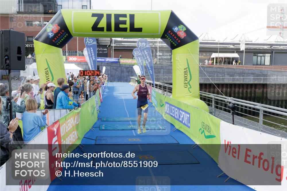10.08.2025 - GEWOBA Citytriathlon Bremen H.Heesch http://msf.ph/oto/8551909 10.08.2025 11:06:16 Ziel 391 meine-sportfotos.de