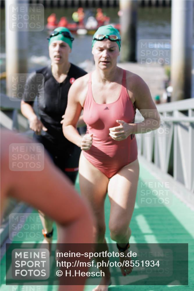 10.08.2025 - GEWOBA Citytriathlon Bremen H.Heesch http://msf.ph/oto/8551934 10.08.2025 10:26:31 Schwimmen 63, 91, 111, 113 meine-sportfotos.de
