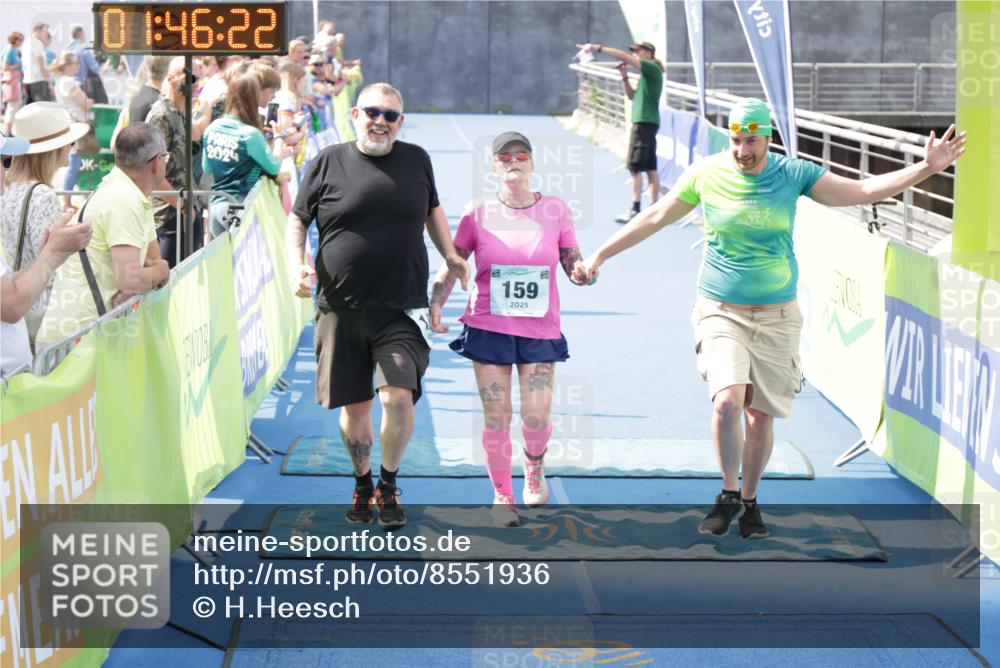 10.08.2025 - GEWOBA Citytriathlon Bremen H.Heesch http://msf.ph/oto/8551936 10.08.2025 11:50:04 Ziel 159 meine-sportfotos.de