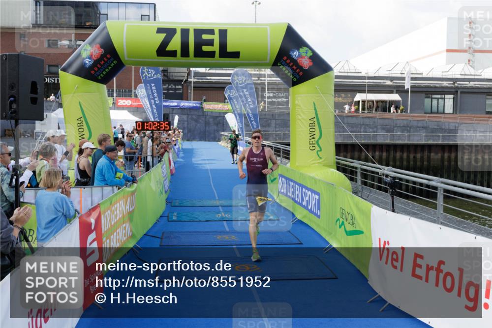 10.08.2025 - GEWOBA Citytriathlon Bremen H.Heesch http://msf.ph/oto/8551952 10.08.2025 11:06:16 Ziel 391 meine-sportfotos.de
