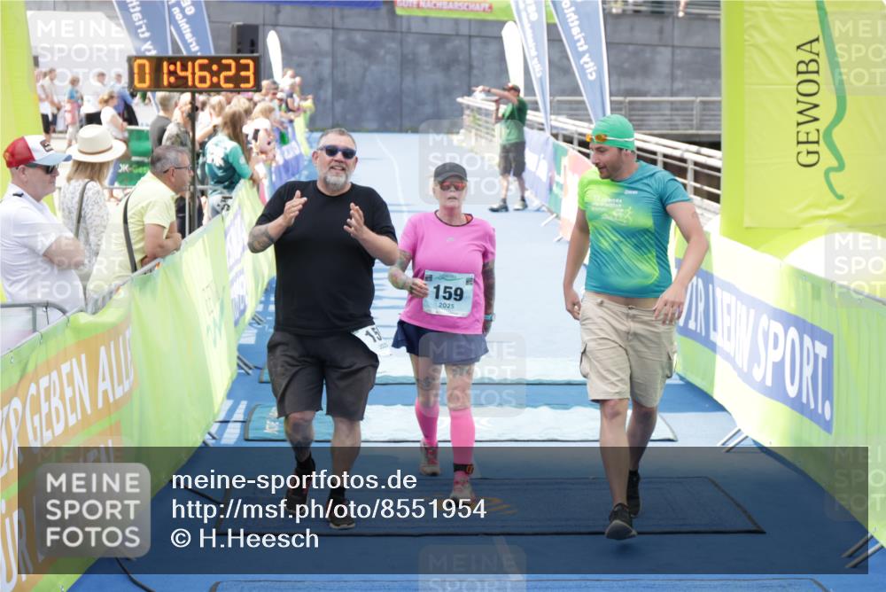 10.08.2025 - GEWOBA Citytriathlon Bremen H.Heesch http://msf.ph/oto/8551954 10.08.2025 11:50:05 Ziel 159 meine-sportfotos.de