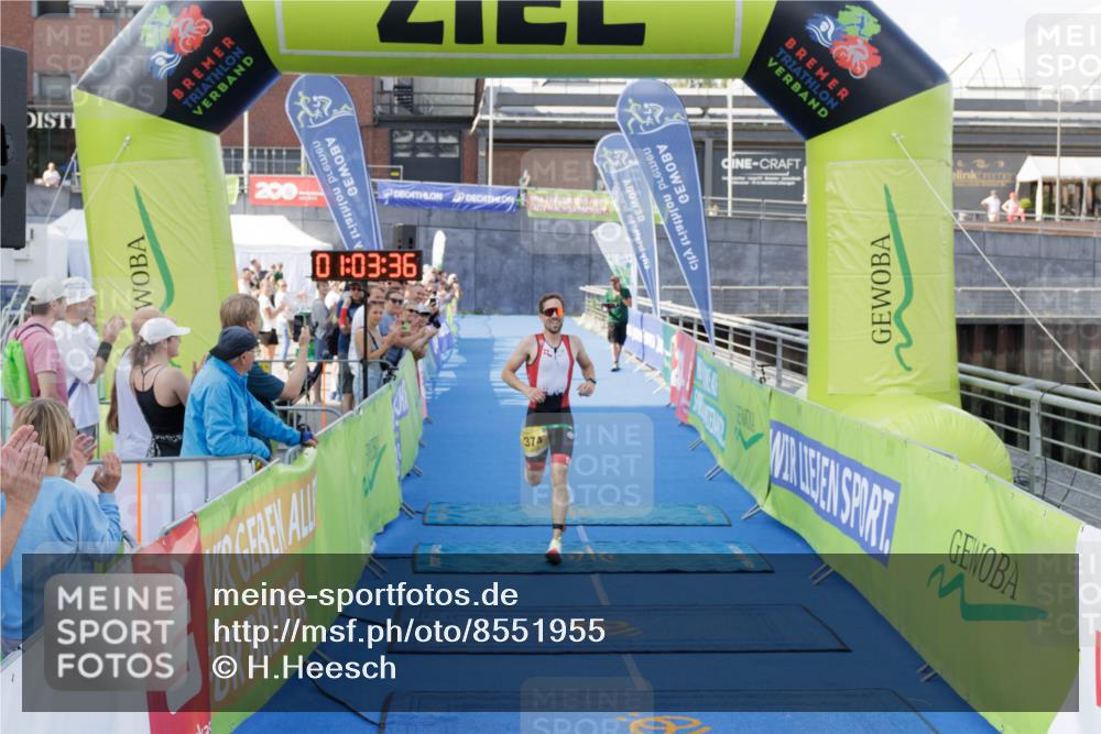 10.08.2025 - GEWOBA Citytriathlon Bremen H.Heesch http://msf.ph/oto/8551955 10.08.2025 11:07:18 Ziel 374 meine-sportfotos.de