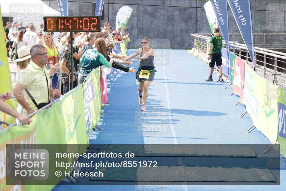 10.08.2025 - GEWOBA Citytriathlon Bremen H.Heesch http://msf.ph/oto/8551972 10.08.2025 11:50:43 Ziel 499 meine-sportfotos.de