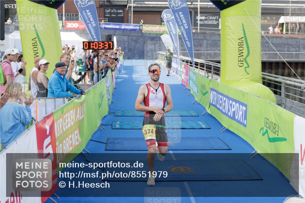 10.08.2025 - GEWOBA Citytriathlon Bremen H.Heesch http://msf.ph/oto/8551979 10.08.2025 11:07:19 Ziel 374 meine-sportfotos.de
