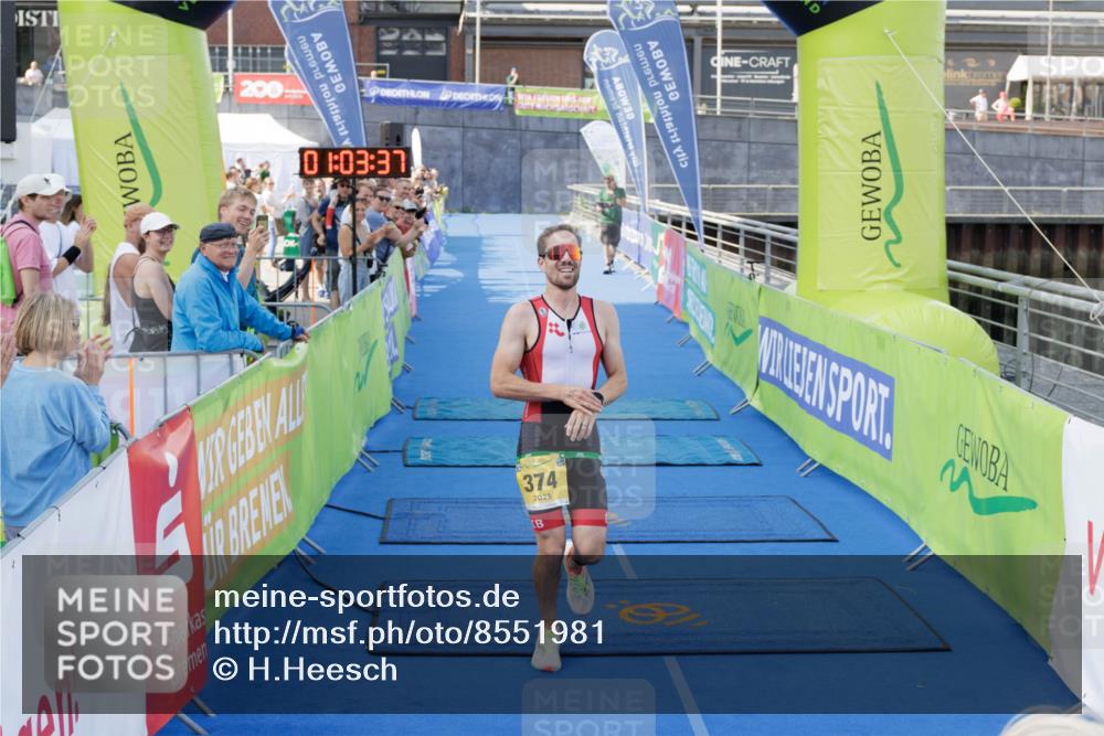 10.08.2025 - GEWOBA Citytriathlon Bremen H.Heesch http://msf.ph/oto/8551981 10.08.2025 11:07:19 Ziel 374 meine-sportfotos.de