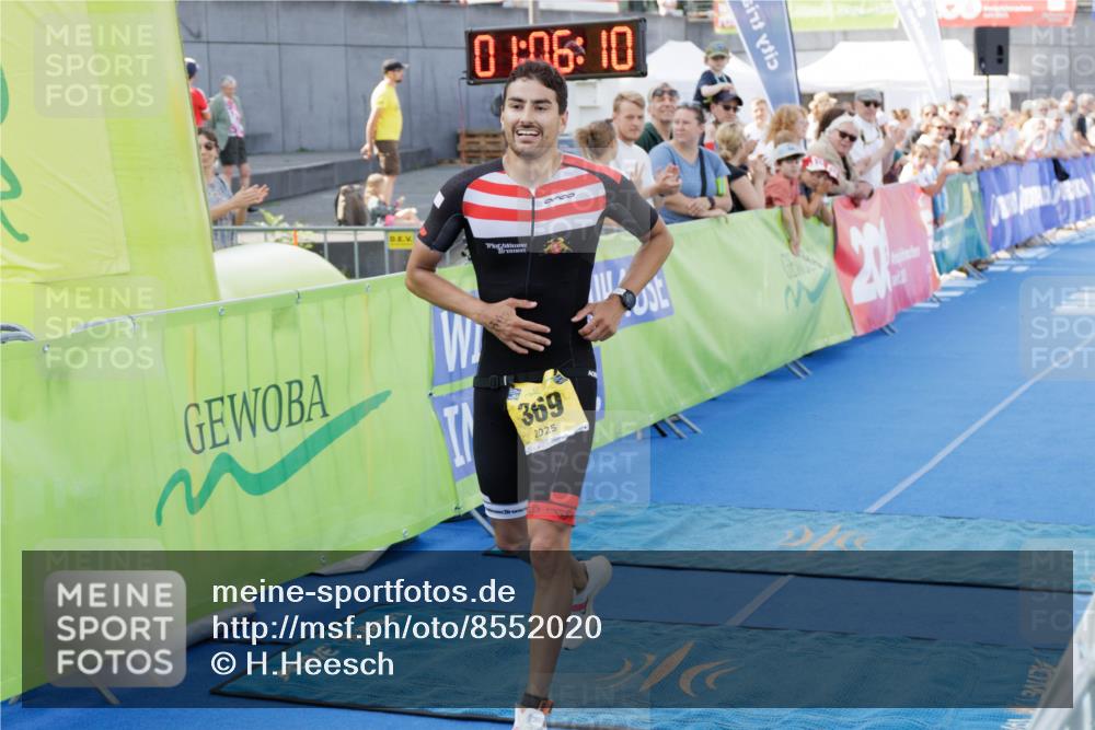 10.08.2025 - GEWOBA Citytriathlon Bremen H.Heesch http://msf.ph/oto/8552020 10.08.2025 11:09:52 Ziel 369 meine-sportfotos.de