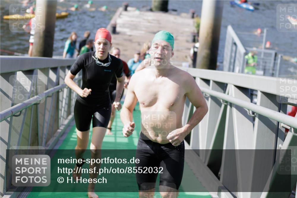 10.08.2025 - GEWOBA Citytriathlon Bremen H.Heesch http://msf.ph/oto/8552032 10.08.2025 10:27:07 Schwimmen 69, 107, 193, 201, 219, 465, 484 meine-sportfotos.de