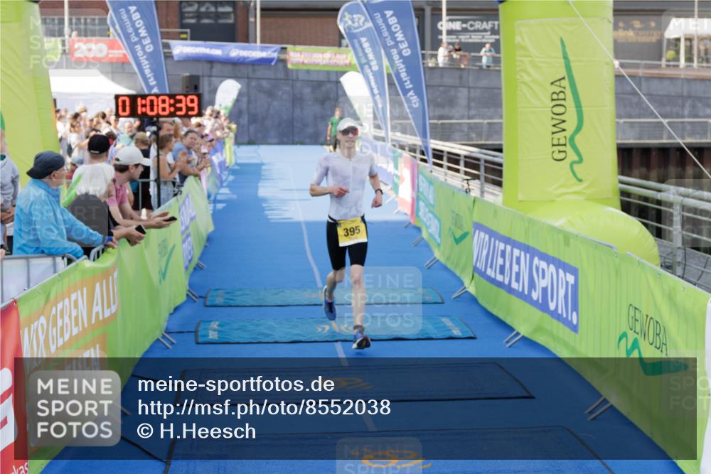10.08.2025 - GEWOBA Citytriathlon Bremen H.Heesch http://msf.ph/oto/8552038 10.08.2025 11:12:20 Ziel 395 meine-sportfotos.de