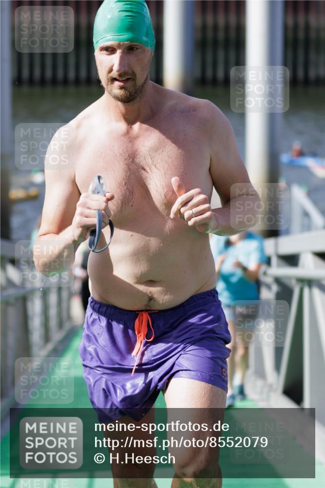 10.08.2025 - GEWOBA Citytriathlon Bremen H.Heesch http://msf.ph/oto/8552079 10.08.2025 10:27:18 Schwimmen 61, 93, 201, 247, 484 meine-sportfotos.de