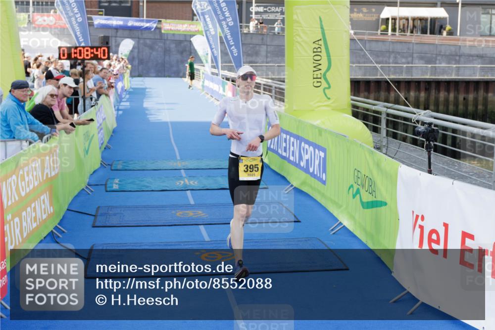 10.08.2025 - GEWOBA Citytriathlon Bremen H.Heesch http://msf.ph/oto/8552088 10.08.2025 11:12:21 Ziel 395 meine-sportfotos.de