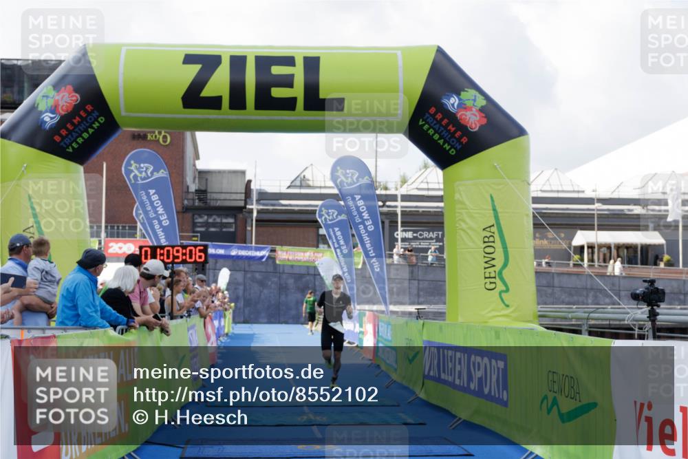 10.08.2025 - GEWOBA Citytriathlon Bremen H.Heesch http://msf.ph/oto/8552102 10.08.2025 11:12:47 Ziel 368 meine-sportfotos.de