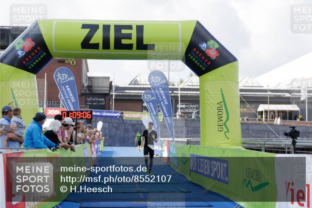 10.08.2025 - GEWOBA Citytriathlon Bremen H.Heesch http://msf.ph/oto/8552107 10.08.2025 11:12:47 Ziel 368 meine-sportfotos.de