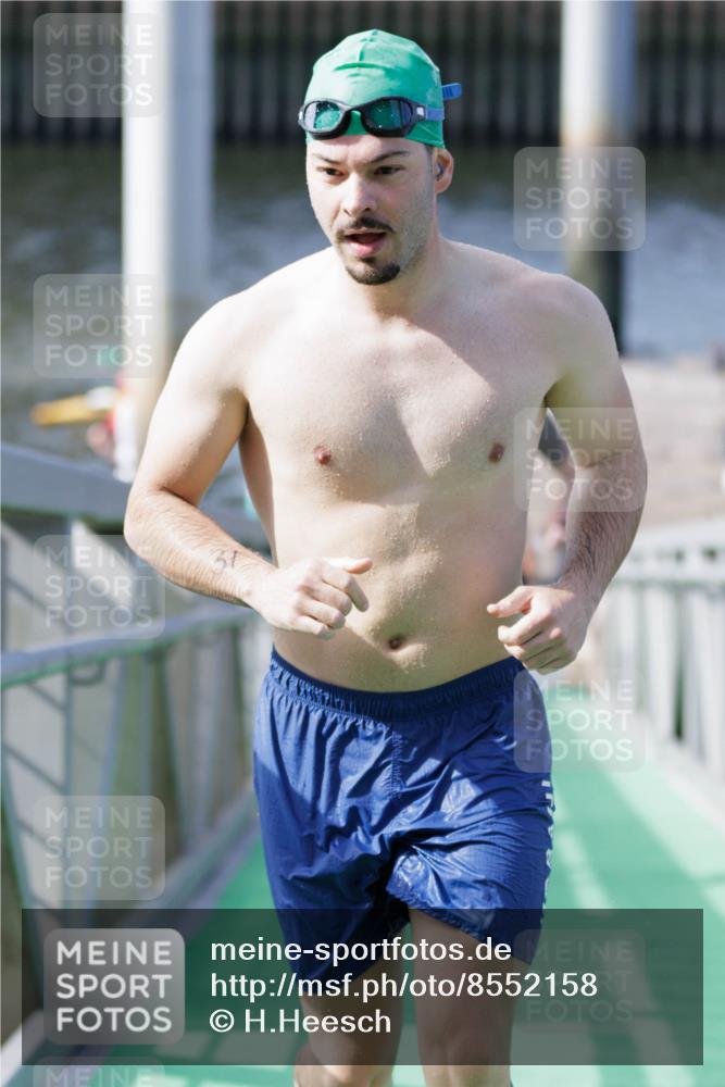10.08.2025 - GEWOBA Citytriathlon Bremen H.Heesch http://msf.ph/oto/8552158 10.08.2025 10:27:31 Schwimmen 31, 51, 59, 135, 185, 209 meine-sportfotos.de