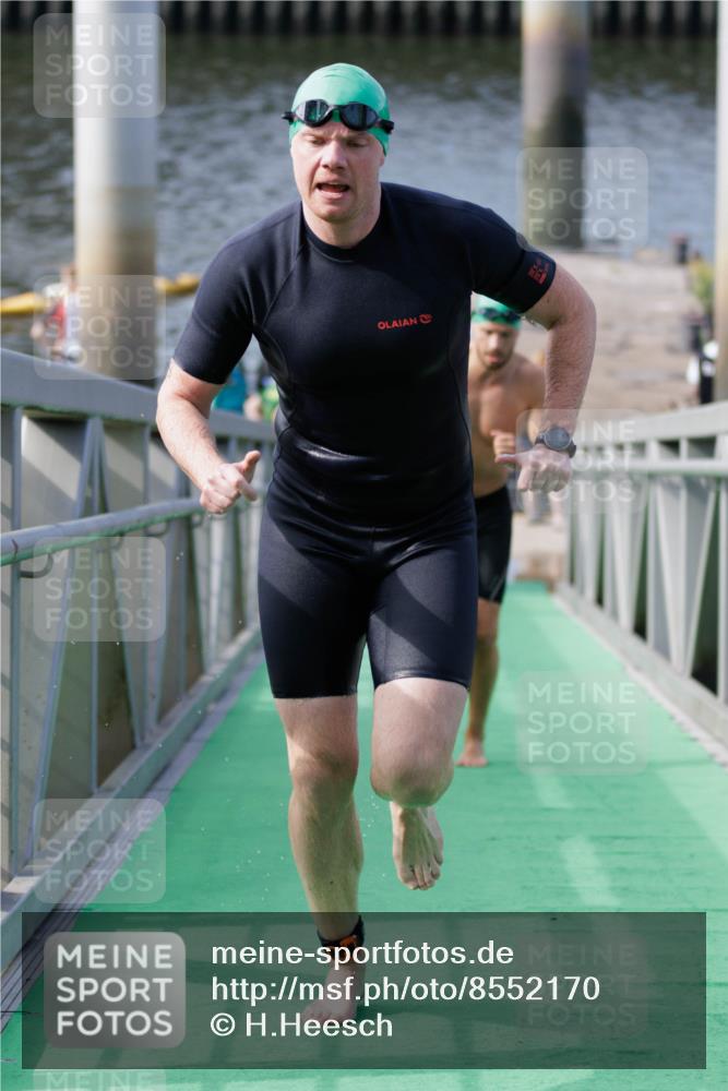 10.08.2025 - GEWOBA Citytriathlon Bremen H.Heesch http://msf.ph/oto/8552170 10.08.2025 10:27:33 Schwimmen 23, 31, 51, 59, 135, 185, 209 meine-sportfotos.de