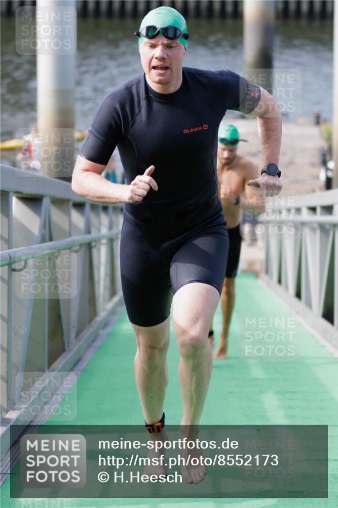10.08.2025 - GEWOBA Citytriathlon Bremen H.Heesch http://msf.ph/oto/8552173 10.08.2025 10:27:33 Schwimmen 23, 31, 51, 59, 135, 185, 209 meine-sportfotos.de