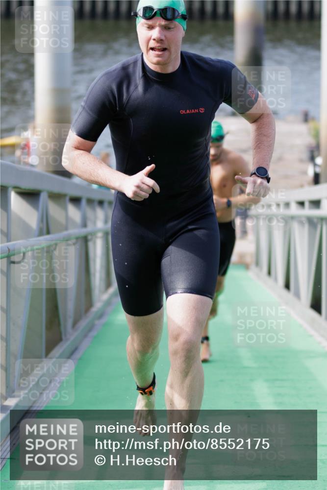 10.08.2025 - GEWOBA Citytriathlon Bremen H.Heesch http://msf.ph/oto/8552175 10.08.2025 10:27:33 Schwimmen 23, 31, 51, 59, 135, 185, 209 meine-sportfotos.de