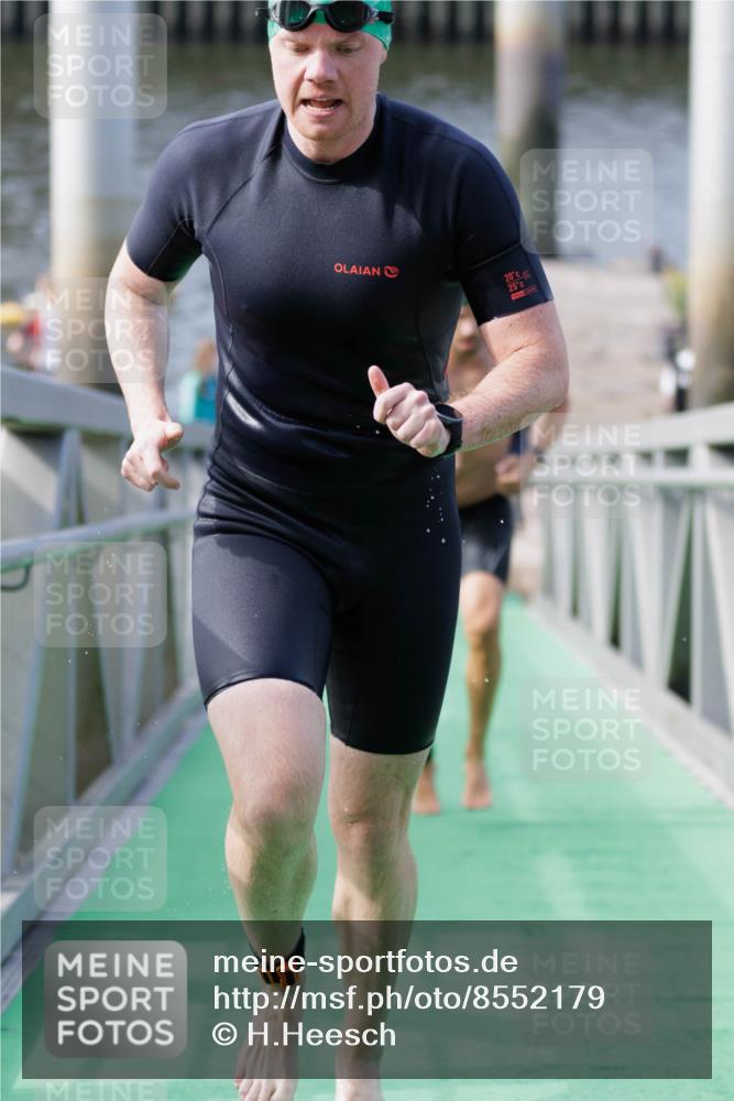 10.08.2025 - GEWOBA Citytriathlon Bremen H.Heesch http://msf.ph/oto/8552179 10.08.2025 10:27:34 Schwimmen 23, 31, 51, 59, 135, 185, 209 meine-sportfotos.de