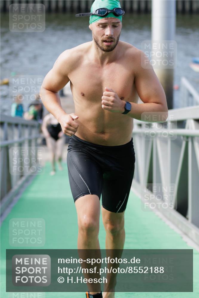 10.08.2025 - GEWOBA Citytriathlon Bremen H.Heesch http://msf.ph/oto/8552188 10.08.2025 10:27:35 Schwimmen 23, 31, 51, 59, 135, 209 meine-sportfotos.de