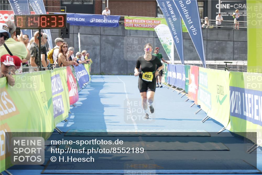 10.08.2025 - GEWOBA Citytriathlon Bremen H.Heesch http://msf.ph/oto/8552189 10.08.2025 11:52:14 Ziel 482 meine-sportfotos.de