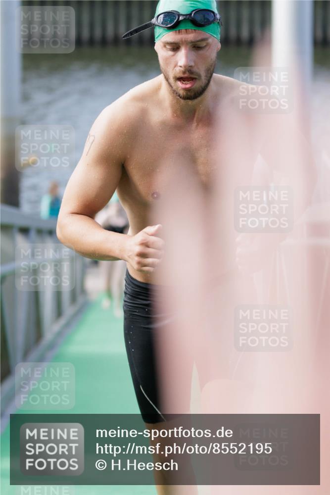 10.08.2025 - GEWOBA Citytriathlon Bremen H.Heesch http://msf.ph/oto/8552195 10.08.2025 10:27:36 Schwimmen 23, 31, 59, 135, 209 meine-sportfotos.de