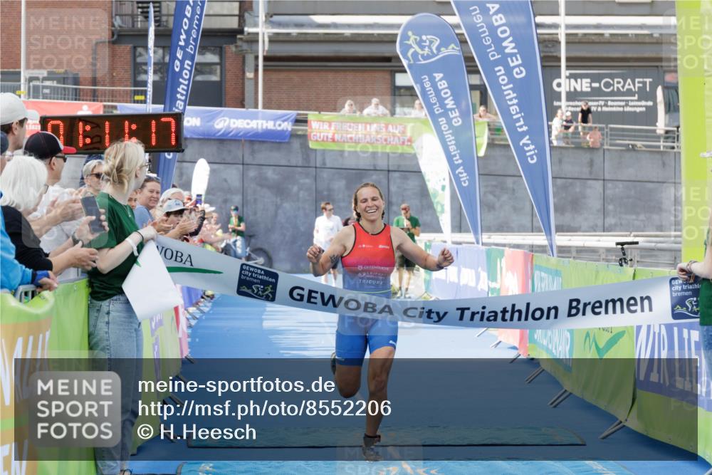 10.08.2025 - GEWOBA Citytriathlon Bremen H.Heesch http://msf.ph/oto/8552206 10.08.2025 11:14:58 Ziel 431, 487 meine-sportfotos.de
