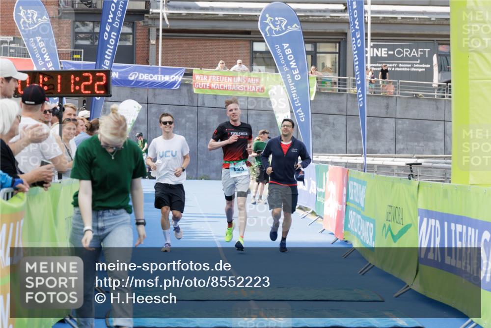 10.08.2025 - GEWOBA Citytriathlon Bremen H.Heesch http://msf.ph/oto/8552223 10.08.2025 11:15:04 Ziel 133, 487 meine-sportfotos.de