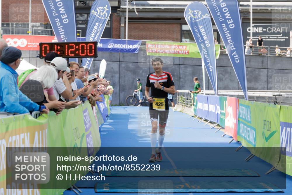 10.08.2025 - GEWOBA Citytriathlon Bremen H.Heesch http://msf.ph/oto/8552239 10.08.2025 11:15:41 Ziel 425 meine-sportfotos.de