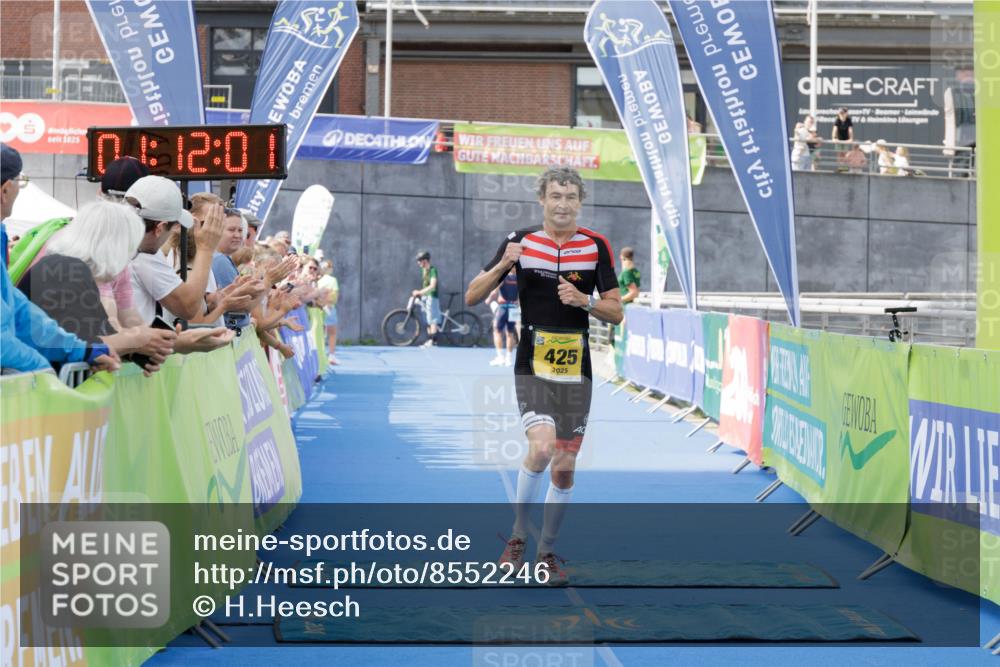 10.08.2025 - GEWOBA Citytriathlon Bremen H.Heesch http://msf.ph/oto/8552246 10.08.2025 11:15:42 Ziel 425 meine-sportfotos.de