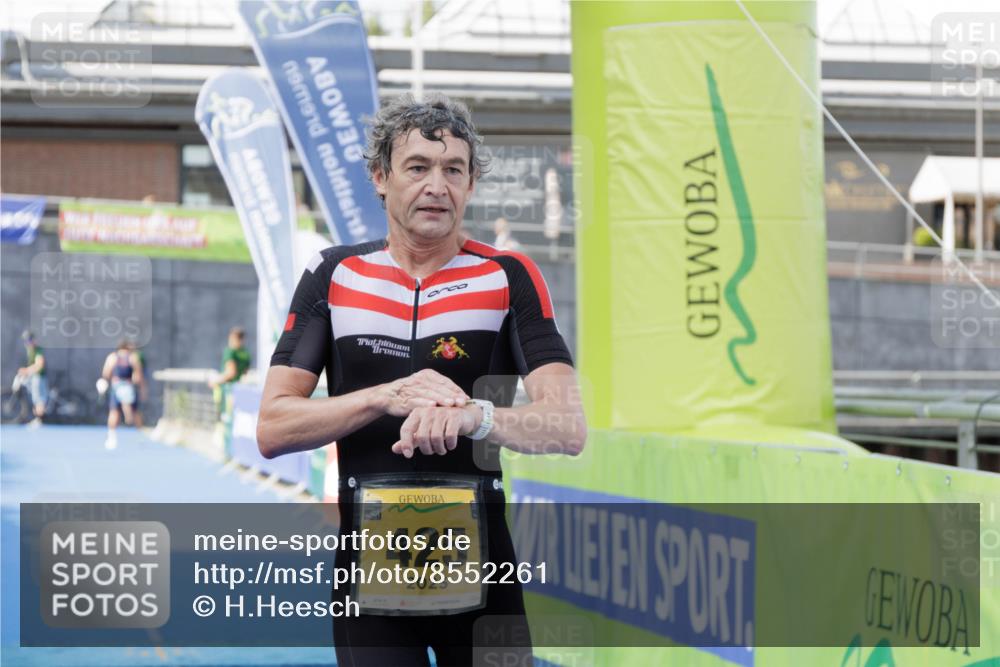10.08.2025 - GEWOBA Citytriathlon Bremen H.Heesch http://msf.ph/oto/8552261 10.08.2025 11:15:45 Ziel 425 meine-sportfotos.de