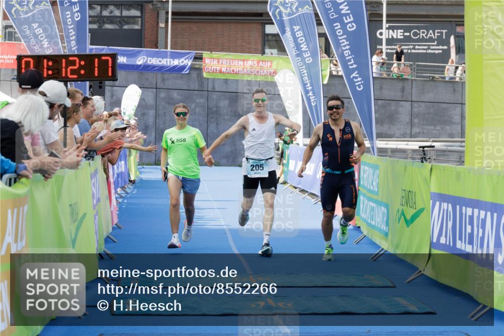 10.08.2025 - GEWOBA Citytriathlon Bremen H.Heesch http://msf.ph/oto/8552266 10.08.2025 11:15:58 Ziel 205 meine-sportfotos.de